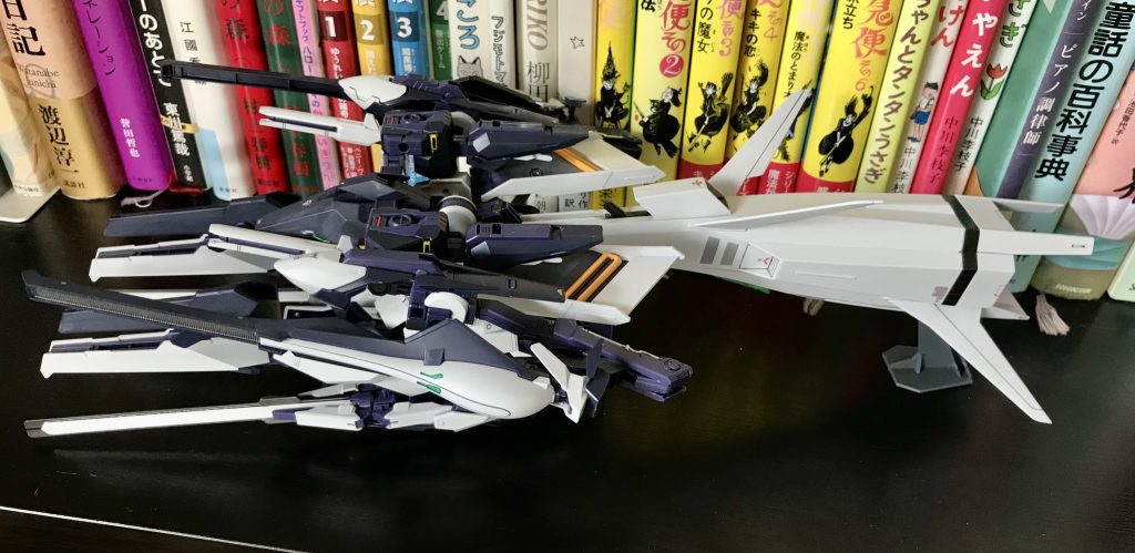 一応変形もさせてみた。なかなかカッコいいけどデカいし複雑なので、多分もうやらない…。やっつけの記念写真。