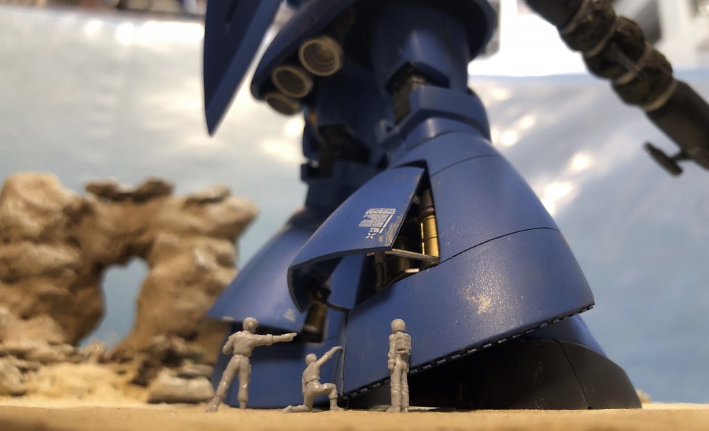 作中でこの表現は無かったですが、ふくらはぎのハッチも開閉可能にしました作り込みが甘かったので、閉じた時少し浮いてしまいます💦今後ハッチギミックに挑戦する時はそこが課題です