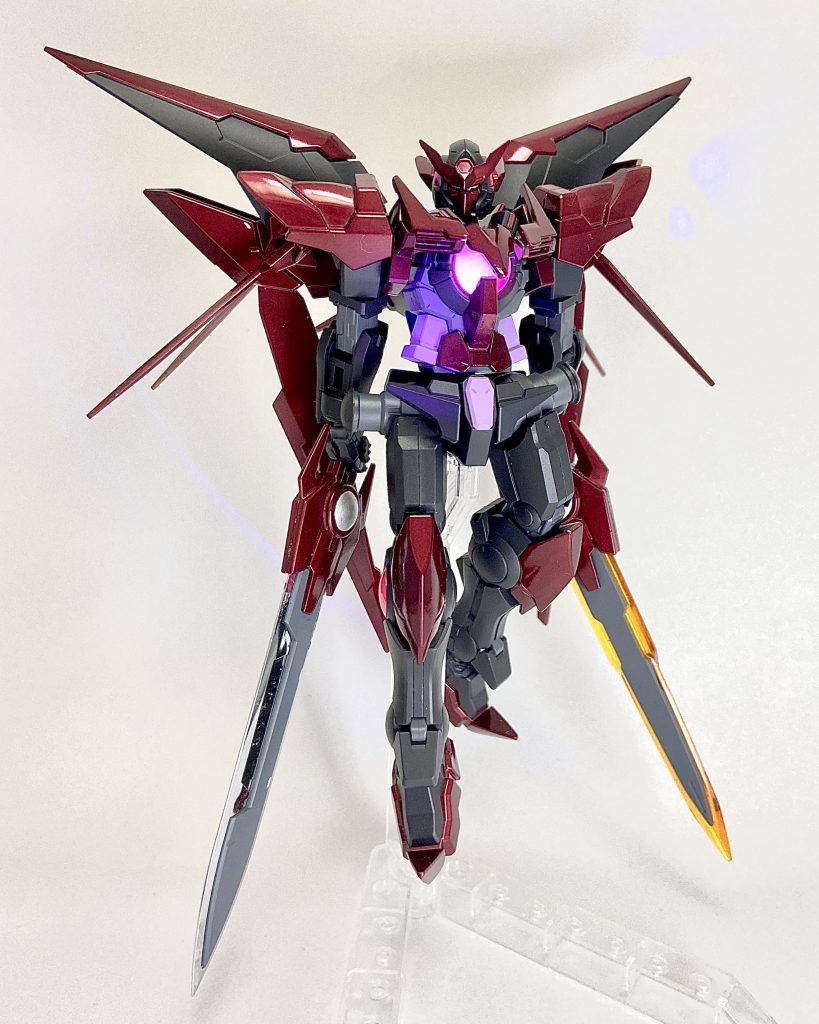 本体のクリアパーツにはUVライトで発光するよう塗装してます。この写真は綺麗に発光してお気に入りです。