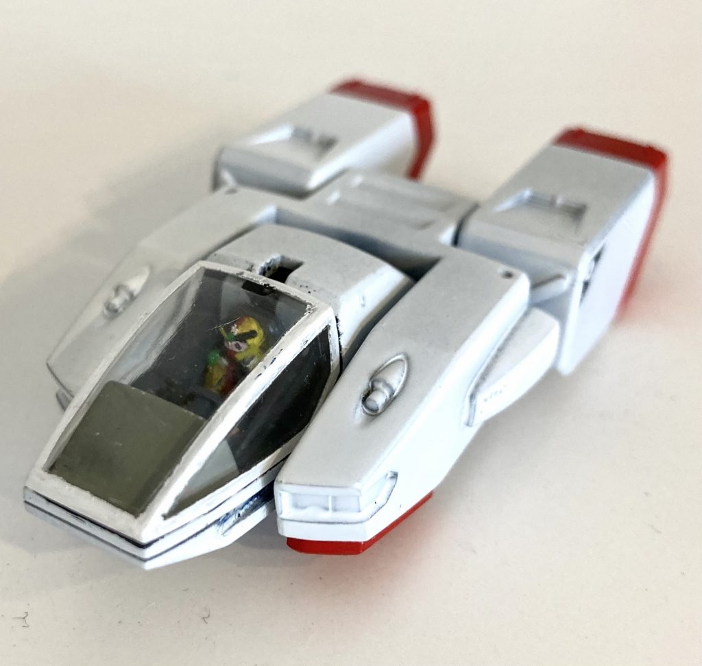 シュバルツ・ブルーダーも頑張って塗り分けました。しかしシュバルツのスーツ、ぜんぜんドイツっぽくない配色ですね。