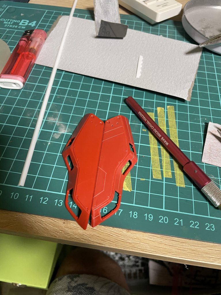 スジボリ追加中、各パーツヒケがすごくて下地面倒でした😂