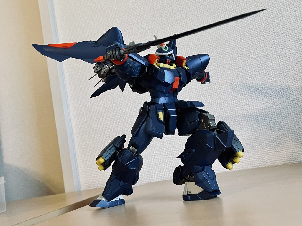 最初のカラーリング。ちょっと散らかってる感じがしたので、赤黄を控えめに変更。