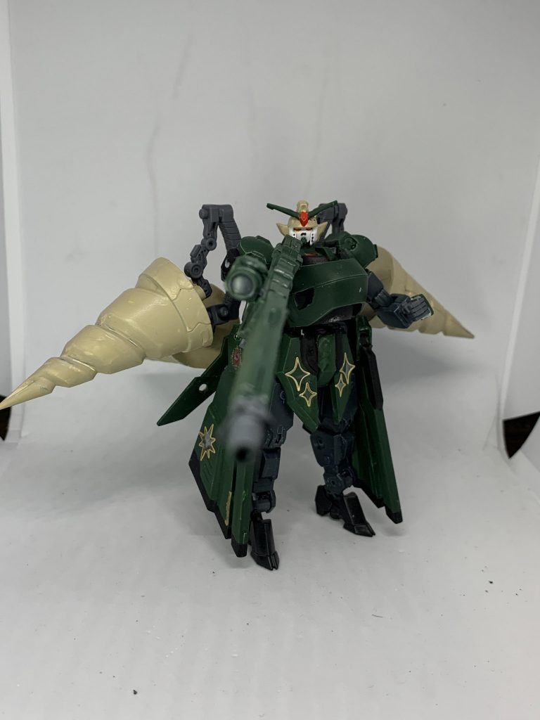 という訳で森久保乃々ガンダムでした。武装はちまちま追加予定ですがとりあえずゴール。クレオスのアクリジョン筆塗り、濃緑とタンを軸につや消しブラック、ガンダムマーカーロイヤルメタレッドとガンダムゴールドを足してます。素体は30MMフォレスティエリ、リアスカートと足にスピナティアフェンサーのパーツ、サイドスカートにアメイジングストライクフリーダムのレールガン、肩にポルタノヴァ、頭はウイングガンダム。胸の鎧はコトブキヤさんのエクスアーマーB。