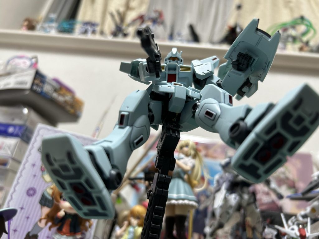 射撃!足裏のバーニア等も塗り分け。しっかり塗った分カッコよくなってくれた…筈!