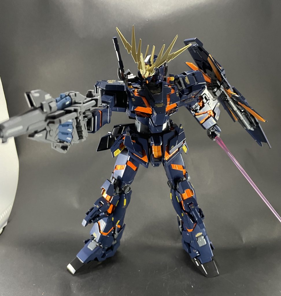 サイコフレームのみ塗装しています！