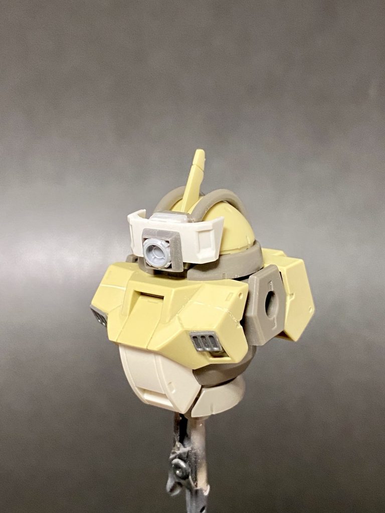 ここから恒例の進化の道のりを。キット発売日から組み立て開始、最初はちょい足して仕上げる予定でした。