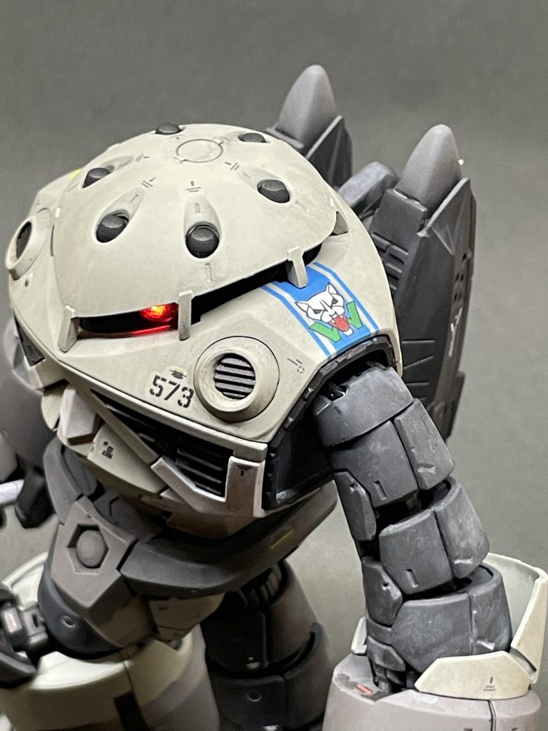 水転写のデカールが中々手に入らない中、悩んだのですが、、高機動ザク用にとっておいたデカールを泣く泣く使用しました。。苦笑