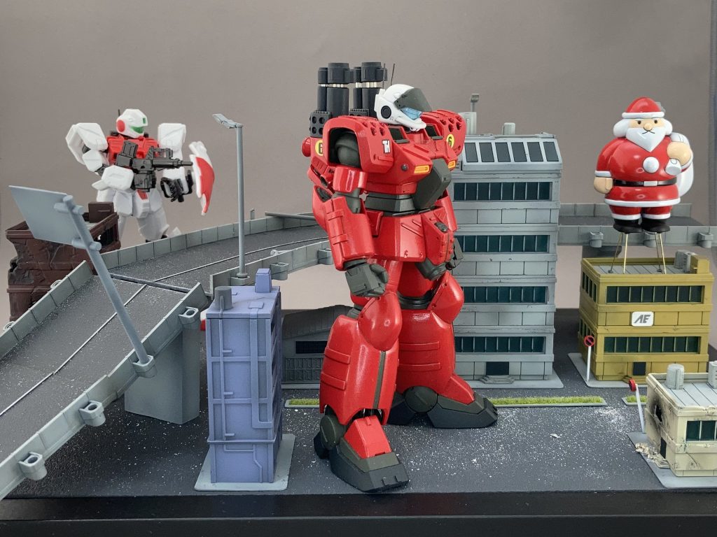 スカーレット隊!発進!サンタのバルーンはGフレームザク改可動フレームの付属品です。右手の穴を埋め、真鍮線4本で浮かせました。マスキングがとても手間でした。