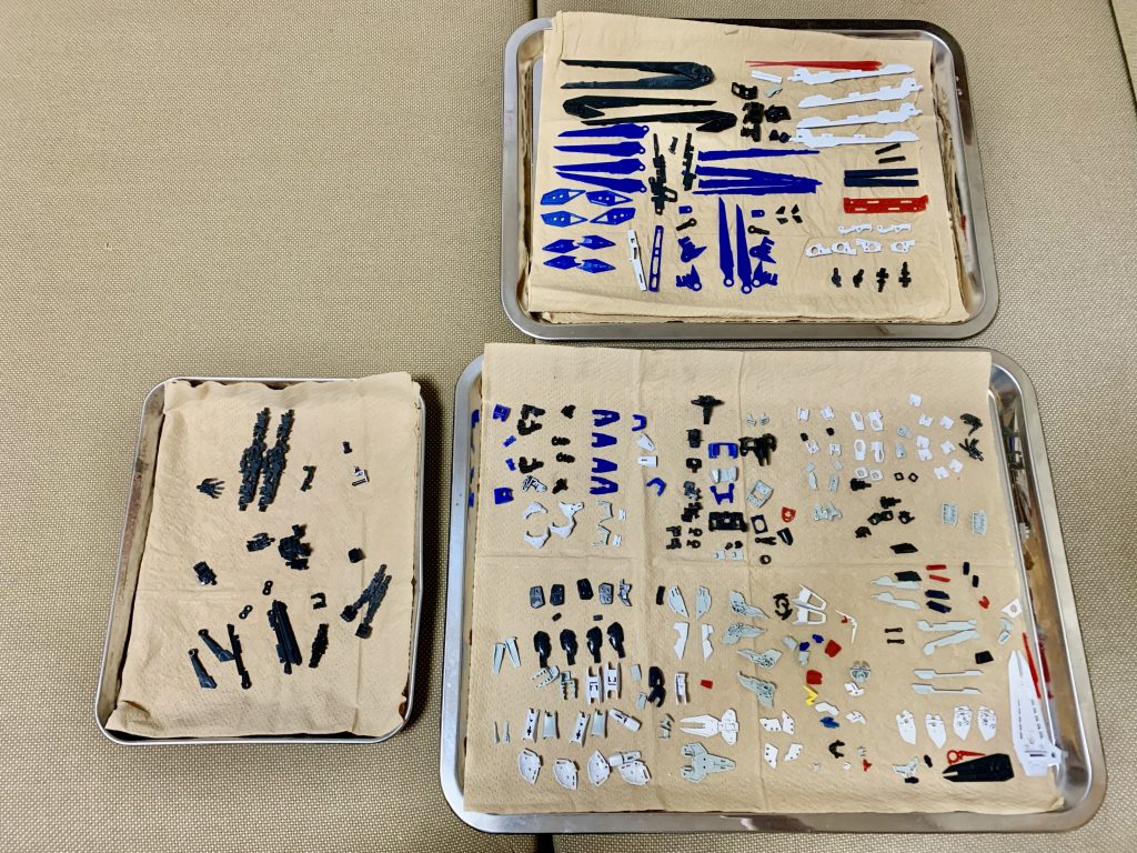 パーツ処理後、洗浄、部品確認