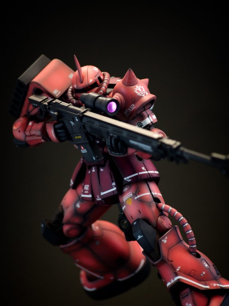 デカールの段差消しのため、艶クリア塗布後に、気になったところだけ軽く削ってから、軽く艶クリアを吹いて、艶消しクリア仕上げをしています。