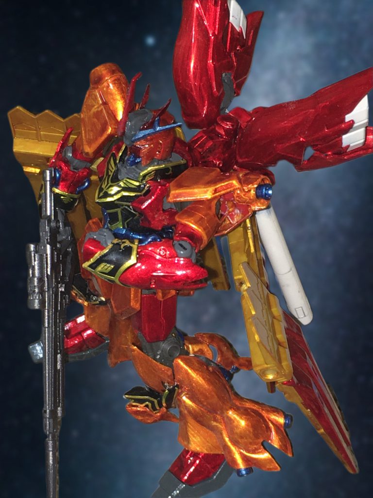 下地メタリックからクリアオレンジ、クリアレッドを重ねて塗ってます。ただ、筆塗りだとやはりムラが出ますね。この手の塗装はエアブラシになるんだなぁと反省した作品でしたね。