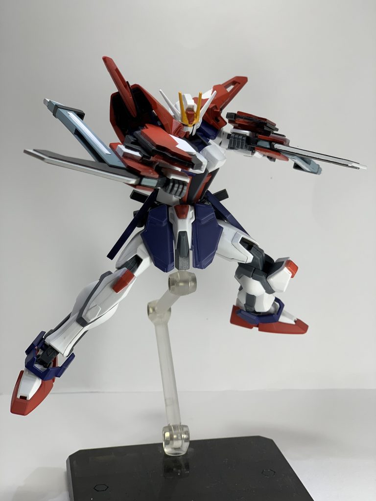 ショートモードは高速戦闘を考慮し、短い刀身かつPS装甲を採用しており実体剣でありながら、PS装甲を持つMSにも対抗可能