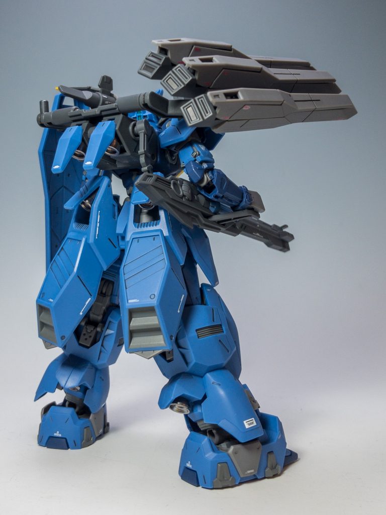 リアビューです。リアアーマーが迫力満点!