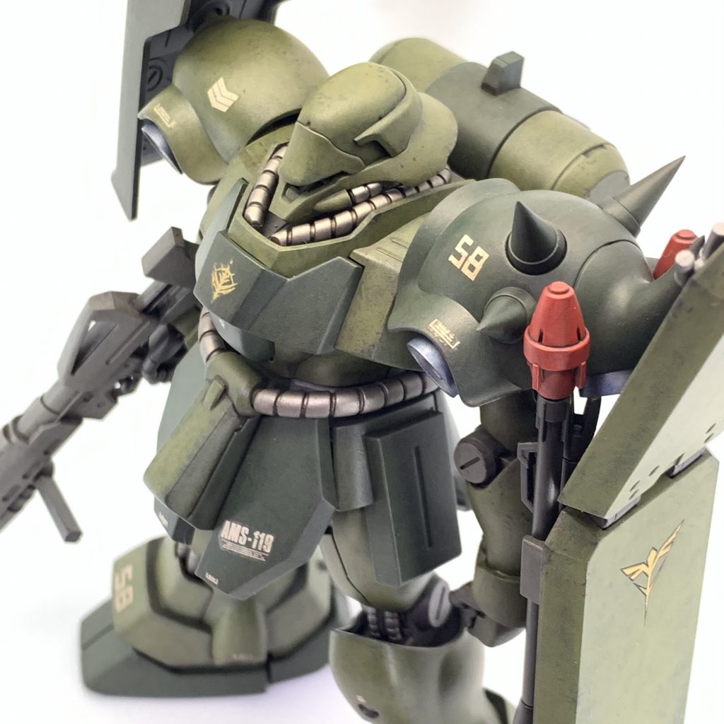 塗装は水性ホビーの重ね塗り。メインの緑は、濃緑色(暗緑色)(2)→ロシアングリーン480WWⅡ。濃い緑は、濃緑色(暗緑色)(1)→濃緑色(暗緑色)(2)。