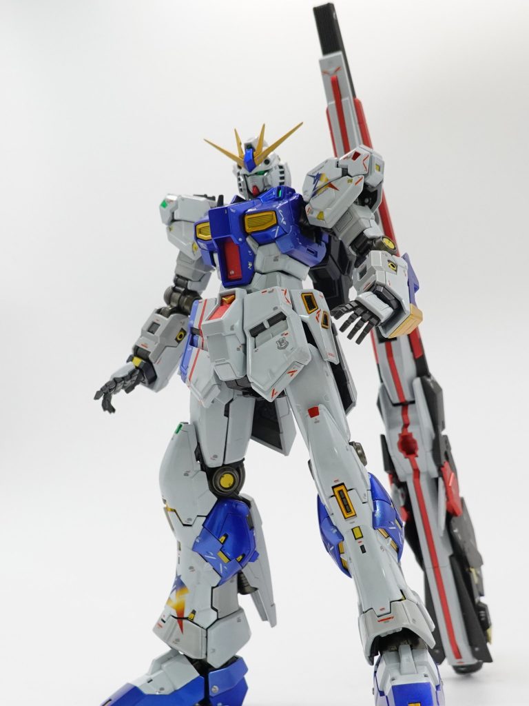 自分の中で何故だか、RGはメタリックで。という縛りがありまして。今回はそれに加えてしつこくチタニウムフィニッシュの再現を目指しました。