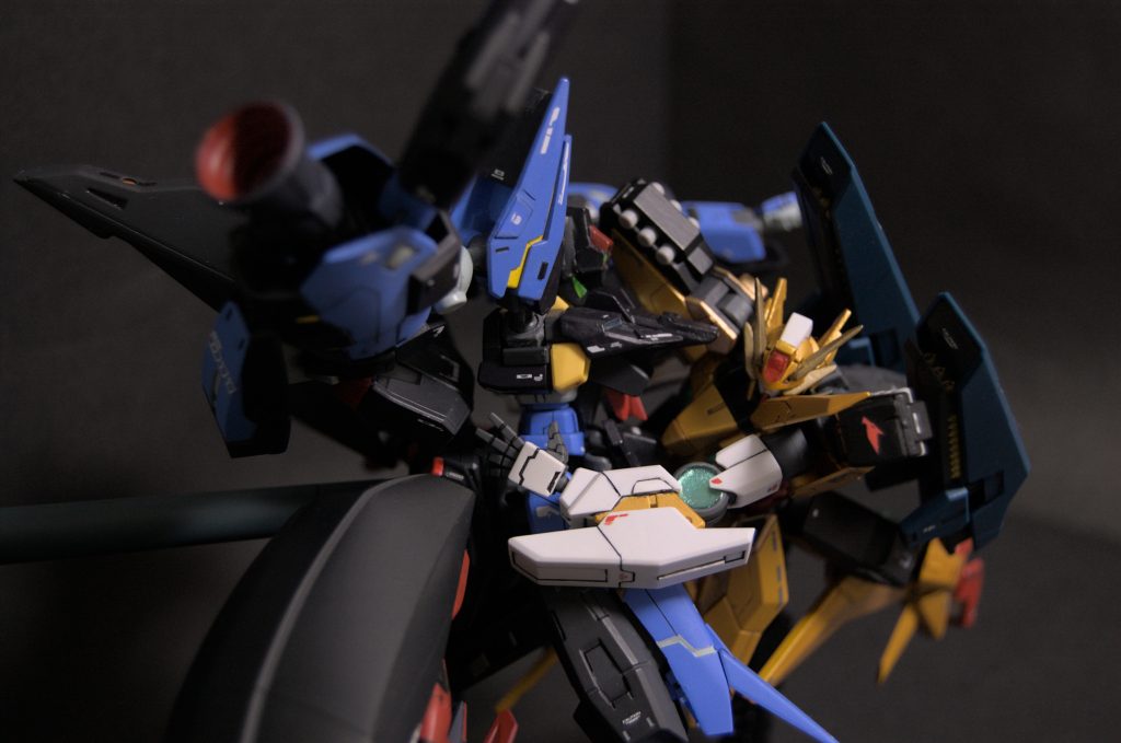 　射撃形態ですが格闘戦ばかり撮ってしまいました。こういう射撃機がとっさの間合いで体術仕掛けるみたいなのけっこう好きです。