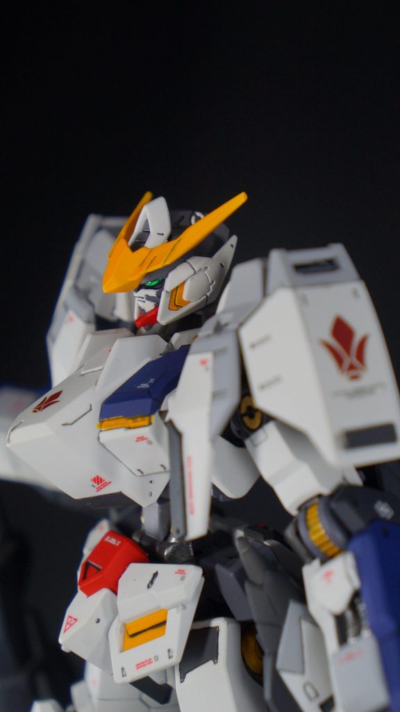 アップにすると塗り分け時のマスキングの甘さが目立ちます。まだまだ鍛錬が必要です。