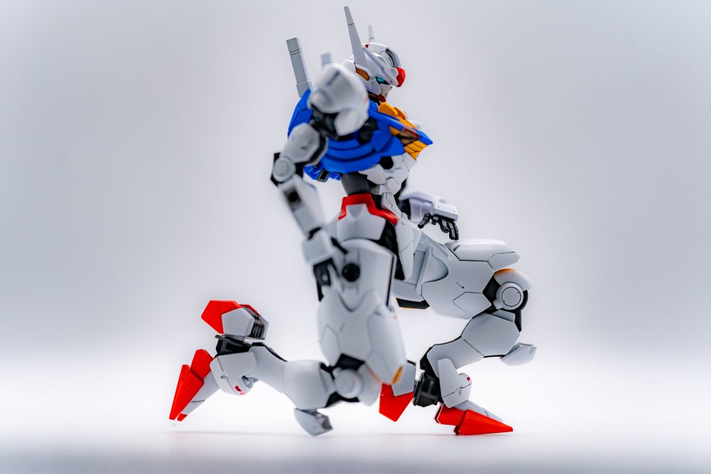 その魔女は、ガンダムを駆る。