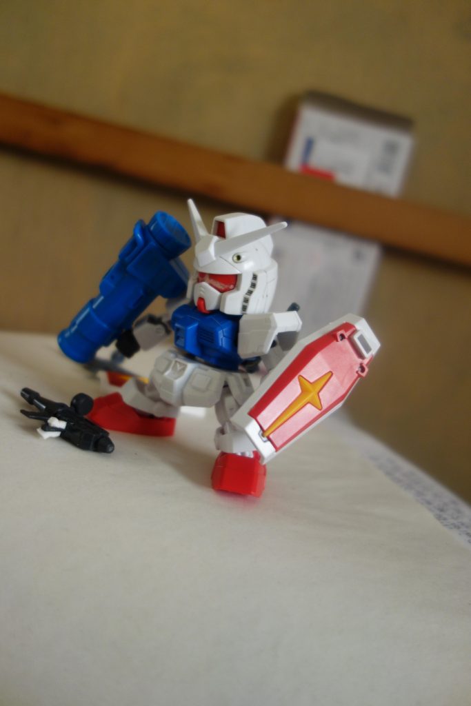 素組完成的時候因為變形了臉部所以墊高了頭部底交界的高度（脖子）