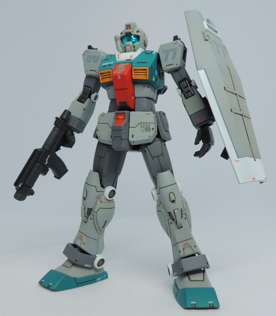 頭部カメラ内に偏光フィルムを貼付けたので、より多くの光を拾うようになりました。バルカンは金属製ガンマズルを使用。前頭部及び後頭部センサーは付属のシールを貼り、UVレジンでコート。クリアパーツのような質感に。