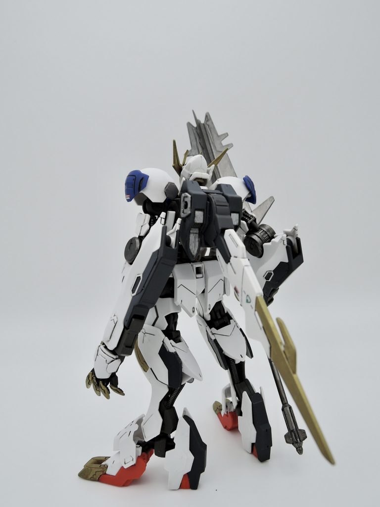 リメイク前(ガンダムマーカーでの部分塗装)バックパックを白くするのはあきらめています。