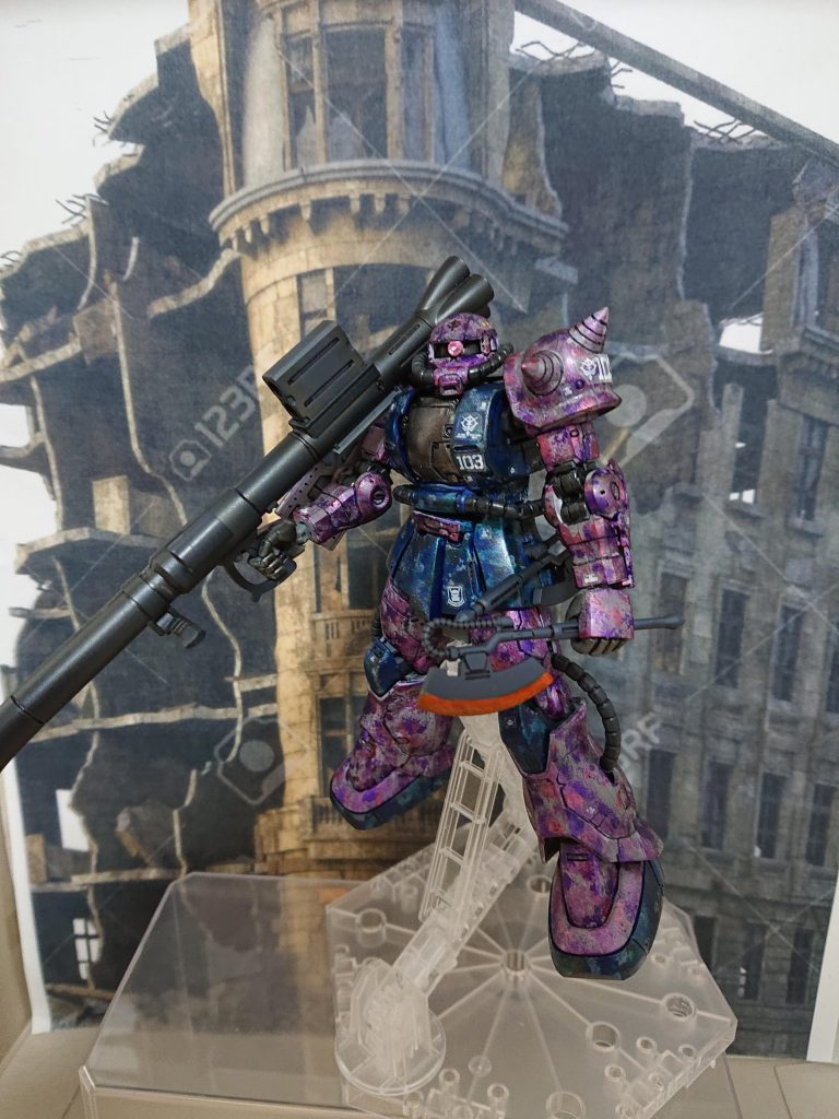 モノアイは100均のデコレーションシールを使いました。 