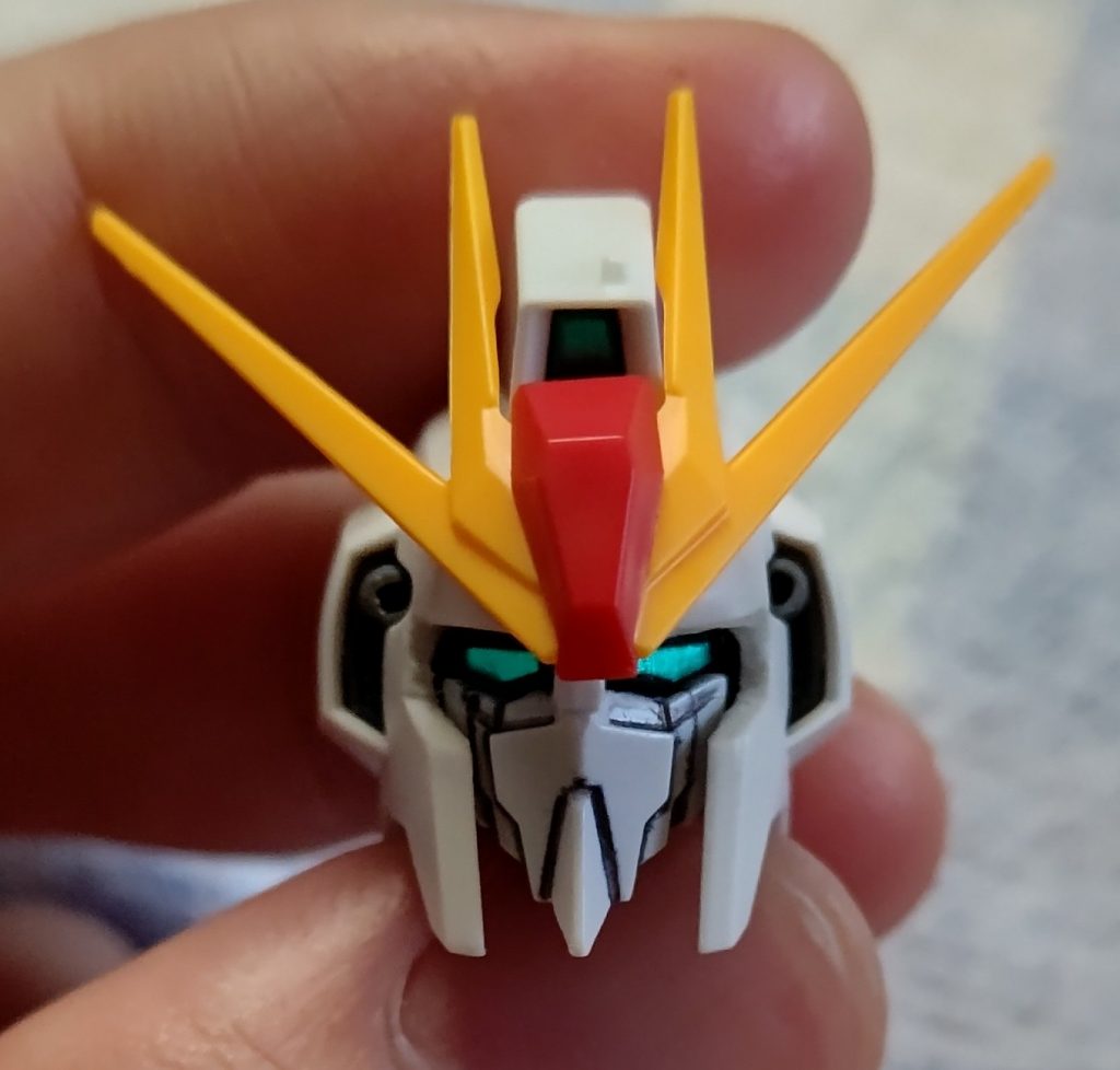 最終的な形となったのはこれ。もうリントヴルムの頭部はどこにもありません。気づいたらただのΖガンダムっぽい頭部でしたこれで良いのです