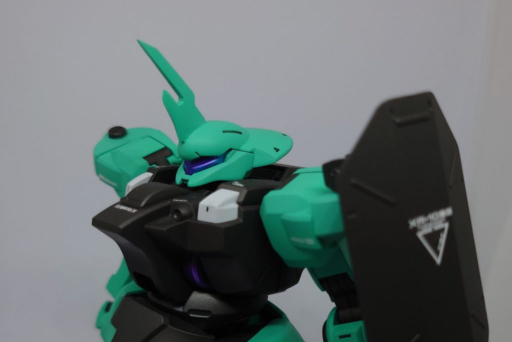 俺専用たる所以の角です。もうちょっとスタイリッシュな造形にしても良かったかも