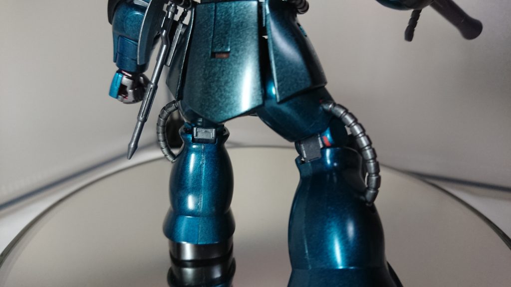 こちらは膝の裏部分がガッツリ剥げました