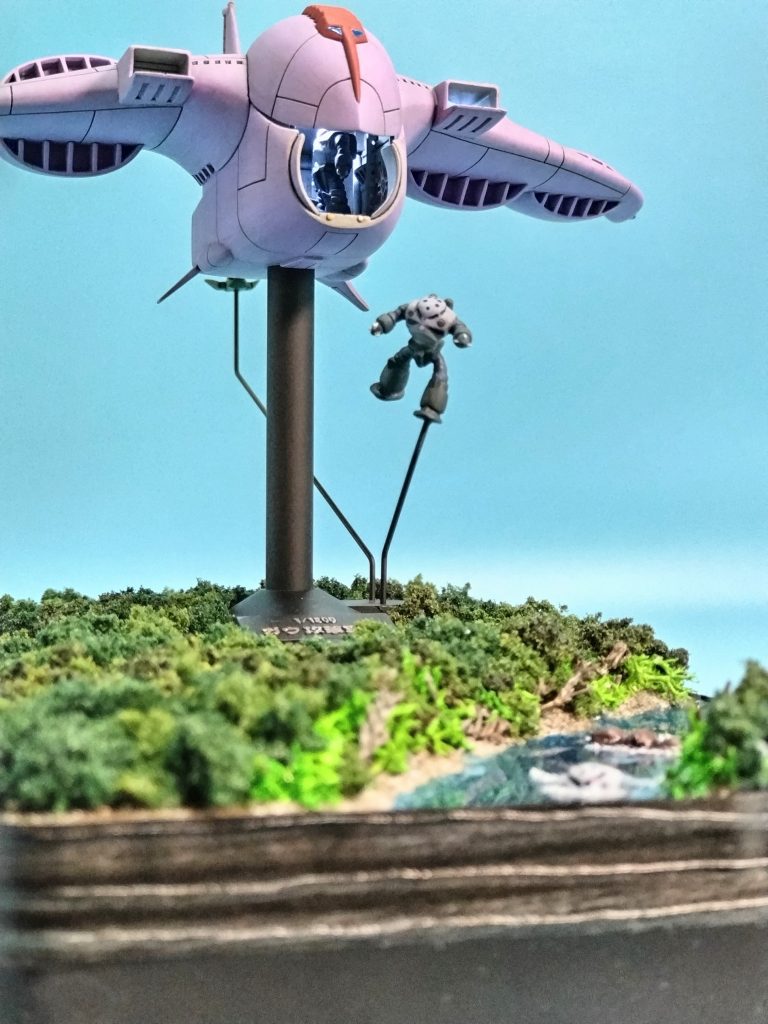 翼エンジンの吸気口のフィンは全て薄く削ってあります。