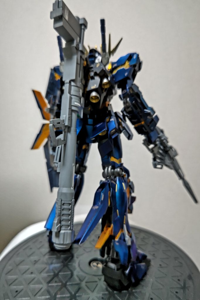 サイコフレームはパールとクリアオレンジを２色使い浮き上がるイメージで塗装しました