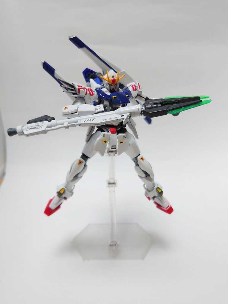 取り回しが悪い事が難点だったが、ビーム刃を展開することによってこれを解決