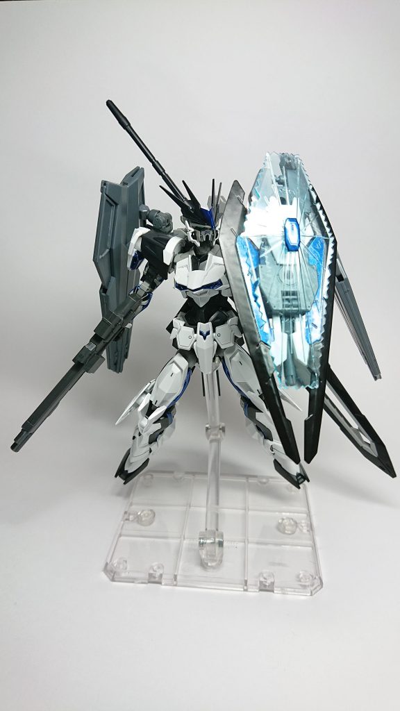・シールドAEG-1のレイザーブレイドをメインにジャンクパーツで作成。