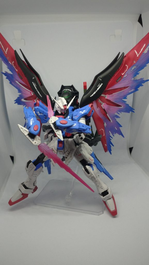 ここから展開状態で、肩のビームブーメランはキットの短い物とRGの長い物を選択して取り付けられるようにしてあります。接続は真鍮線を使用しています。