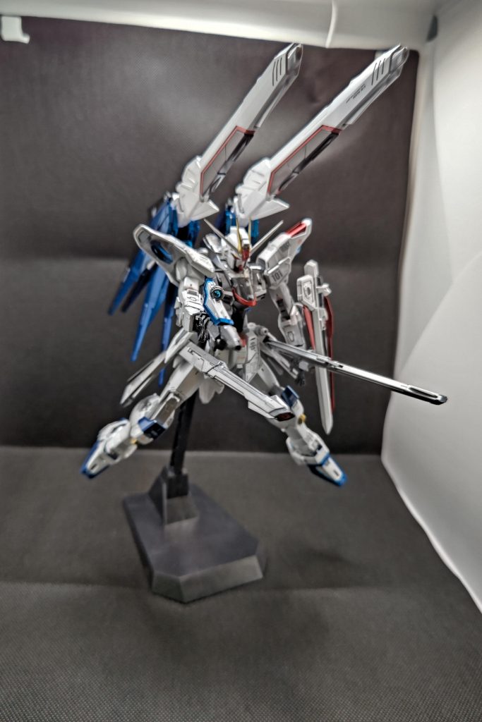 今回もスミ入れ時レールガンパネル割れてしまい修正してます