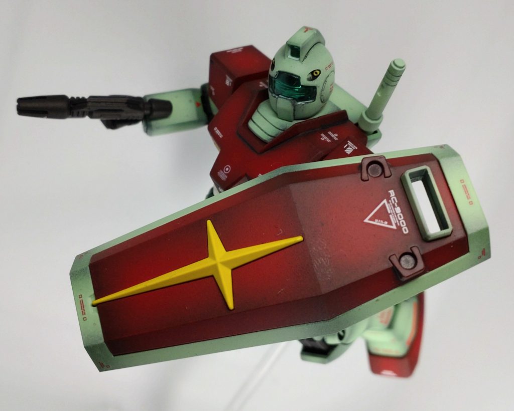 昔のキットなのでポージングがムズいですわ