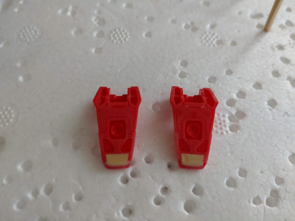 足先だけ肉ぬき穴を埋めました