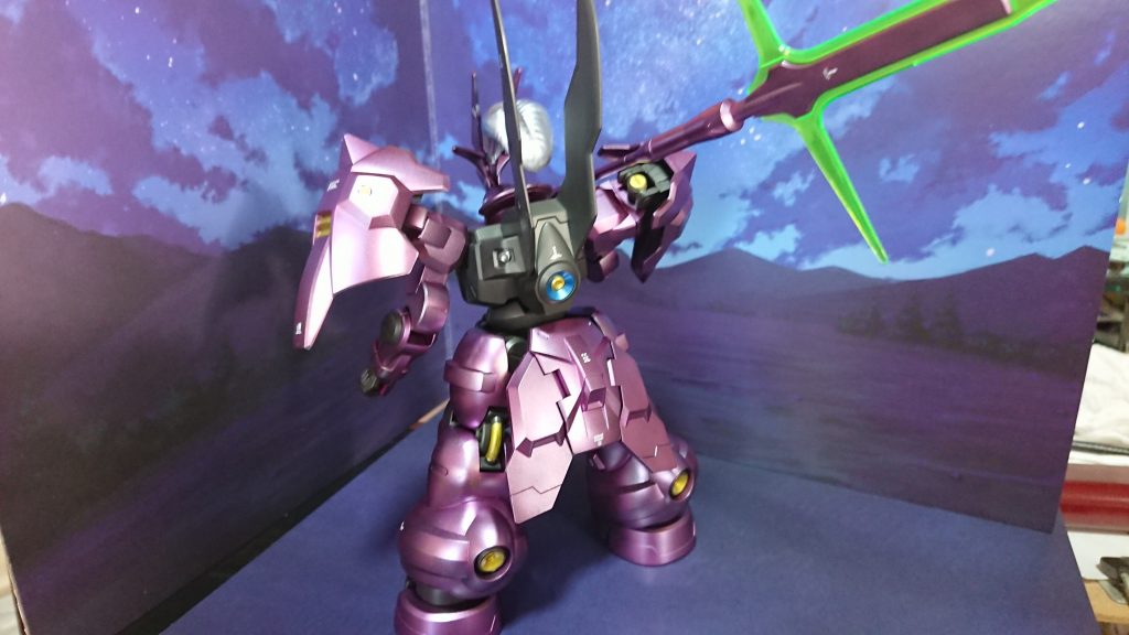 背中で語る男のMSディランザ。