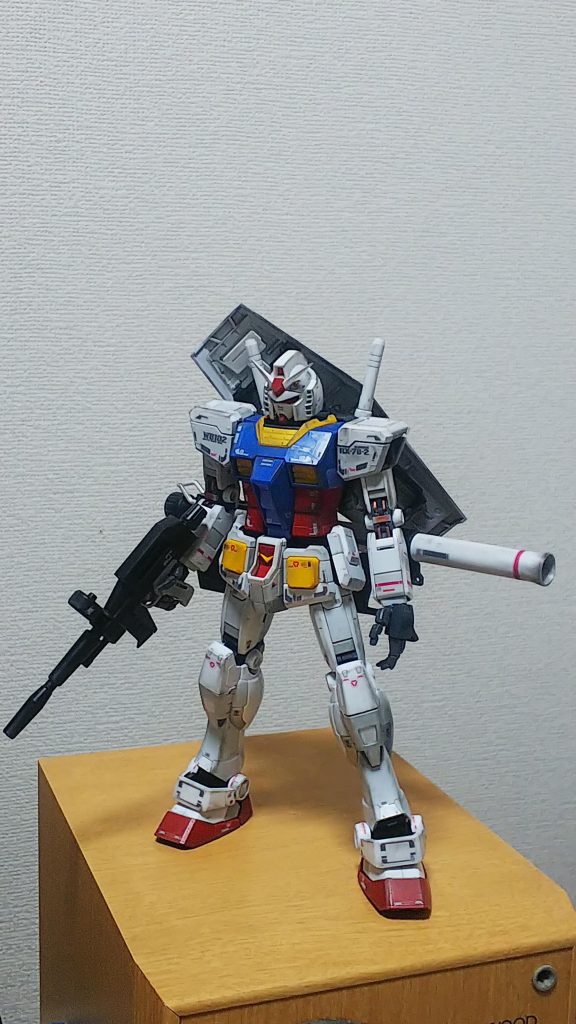 基本が良くできているキットなので赤と青だけきおつけてとそうロールアウトした感じで制作してみました