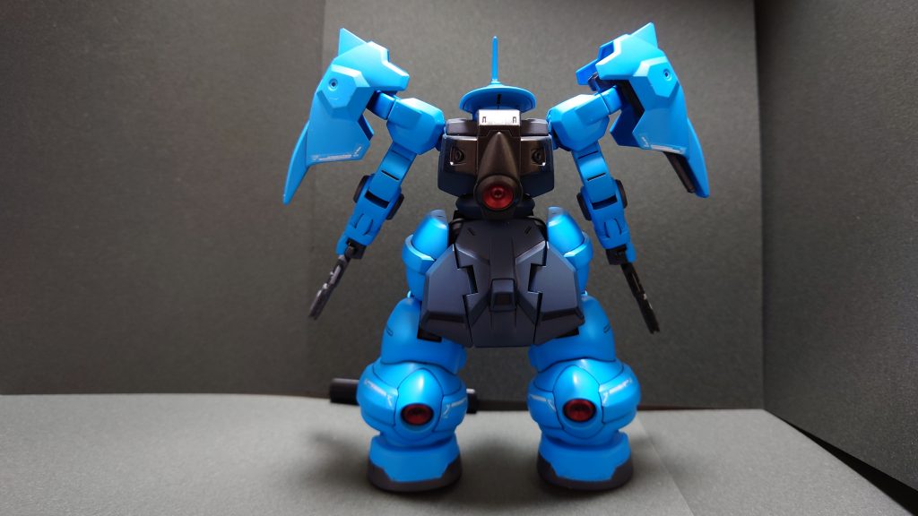 背面は一般仕様にしています今回マスキング失敗して、足の部分がけっこう汚くなりましたデカールは余っていた、RGストフリから流用