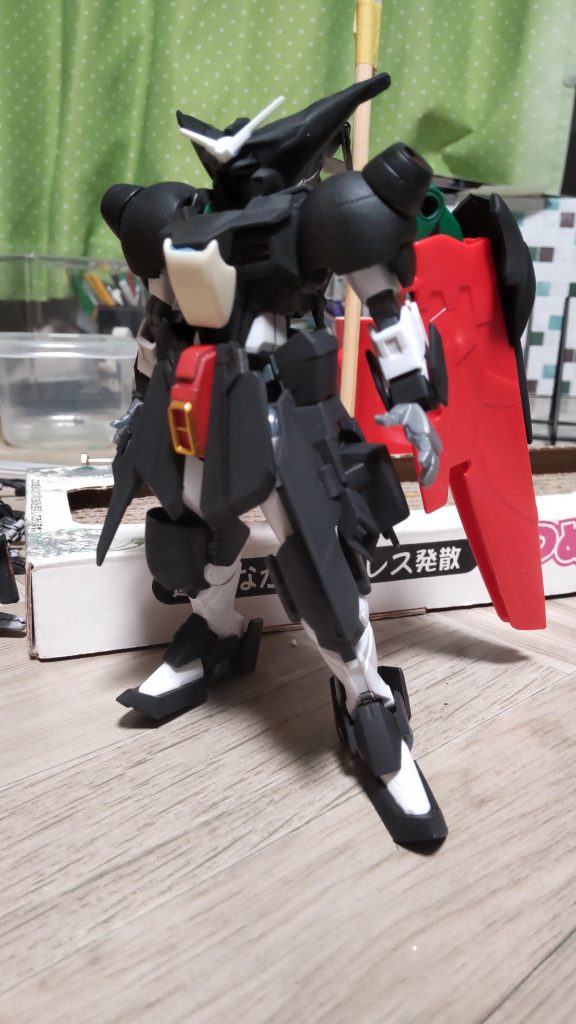 もといティターンズブルーもとい紫を塗る直前。このほうが格好良かったかしら…？