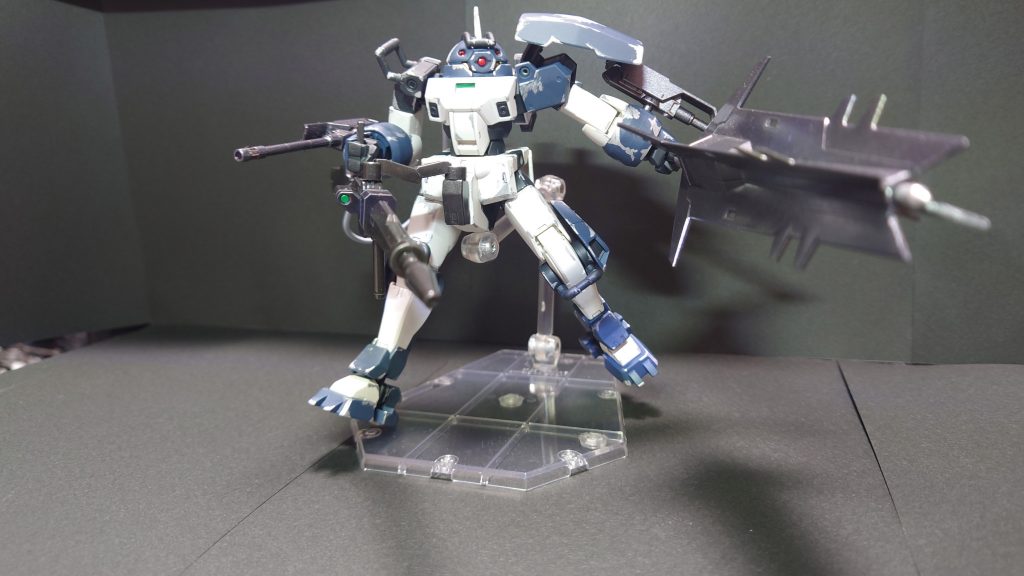 ポージング②手には、ルプスの余った装備をつけて、フル装備状態に