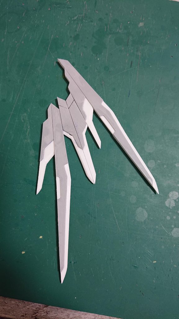 制作途中の。刃部分の削りだしが大変でした…