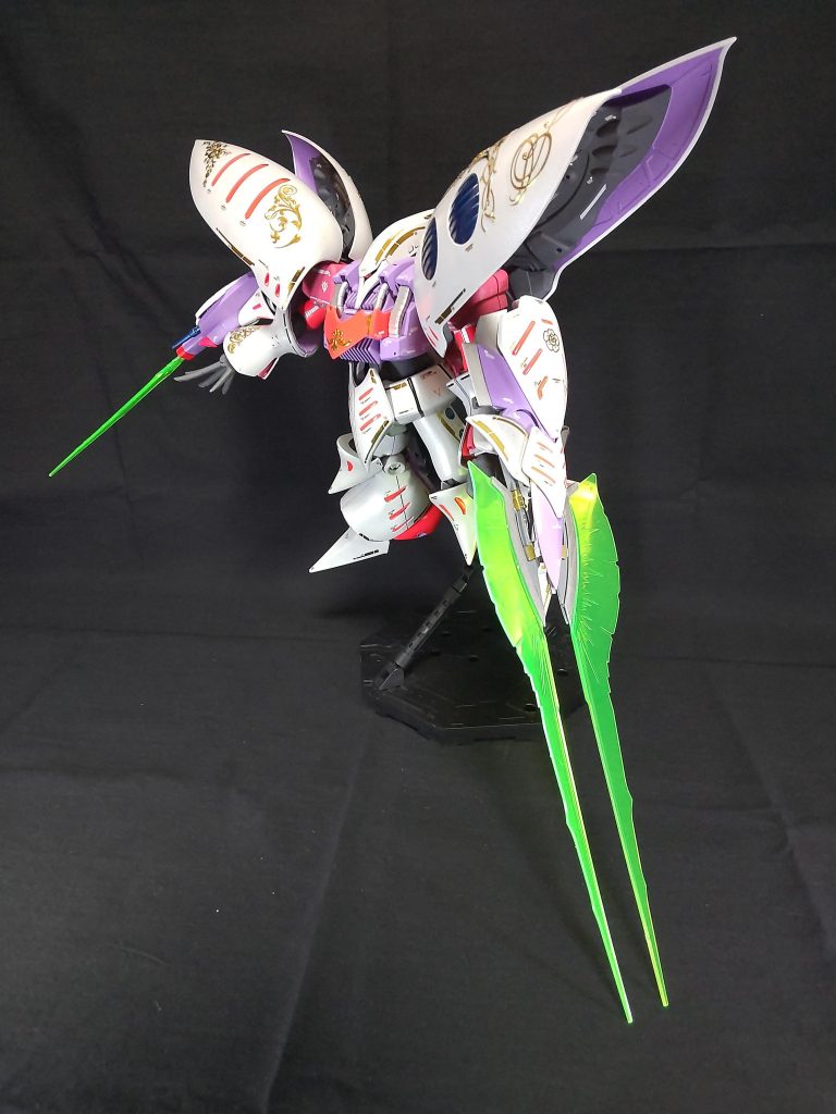 シールドもビームサーベルとして使用可。