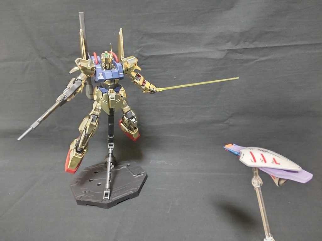 昨日のキュベレイのファンネルと。