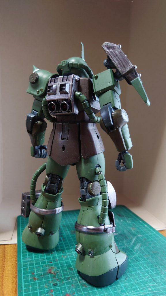 何も考えずに買ったらJ型だった…背面が寂しかったので、バックパックと脚部にバーニア追加