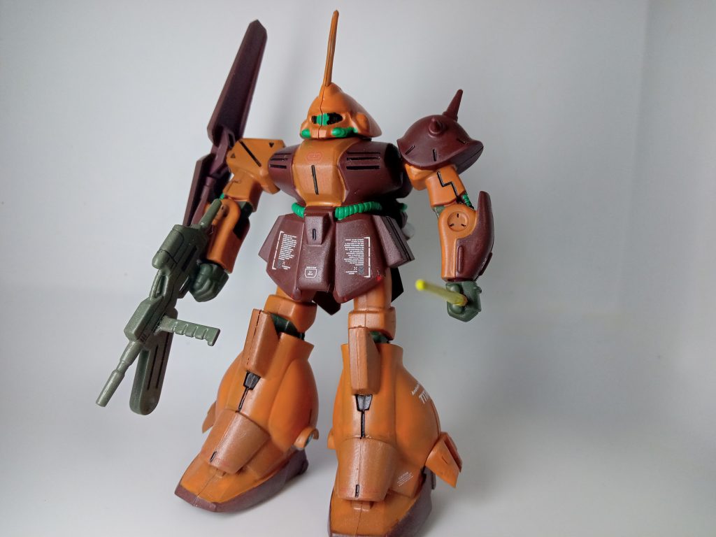 筆塗りで上手く塗れていないので、かなりむらが有り模様になっています。