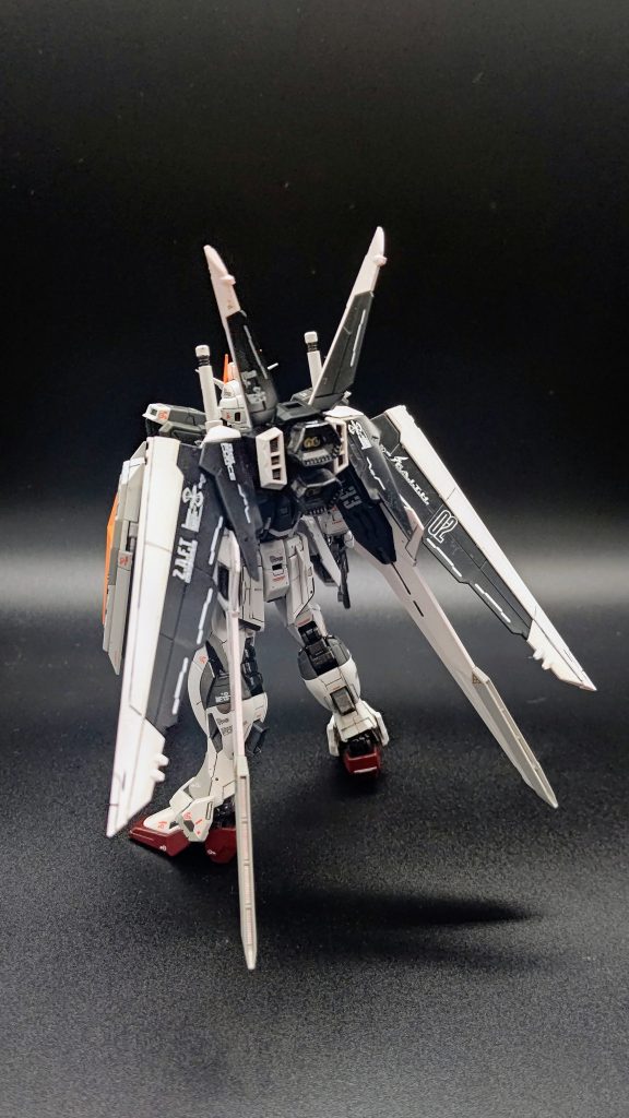 羽が降りたためるところがとても好きです角度も自由につけられるのでカッコよく決まります