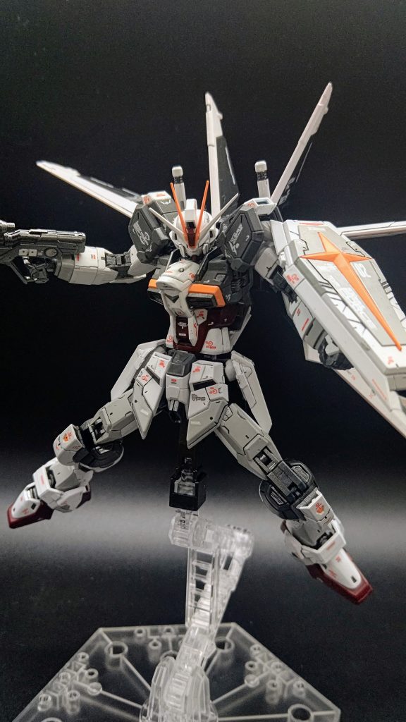 モールドが細かくどこから見ても様になるなーって気がします塗装していることもありますが関節は渋みもあってポロリもないです本当にバンダイさんの進化が凄い