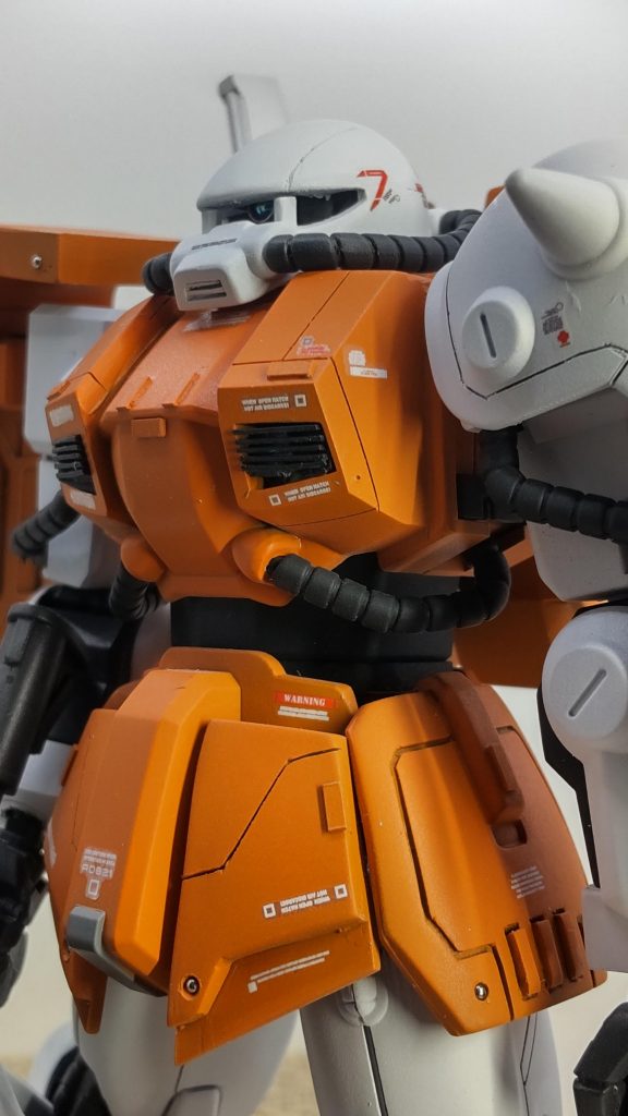 一応、モノアイは、レンズと、金属パイプで制作